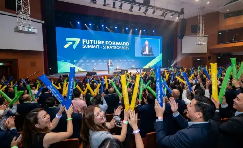 Balon Tepuk Kapuas Hulu menemani peserta saat mengikuti acara seminar