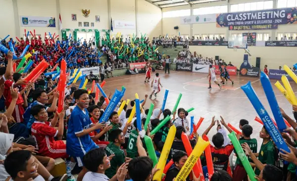 Balon Tepuk Banjarbaru menambah kemeriahan acara classmeeting sekolah.