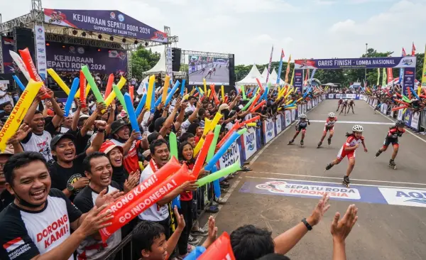 Balon Tepuk Batam sebagai media dukungan pada event lomba sepatu roda.