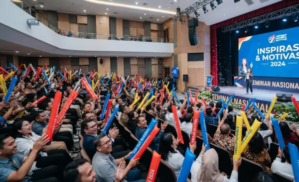 Balon Tepuk Batam membuat acara seminar menjadi lebih ramai.