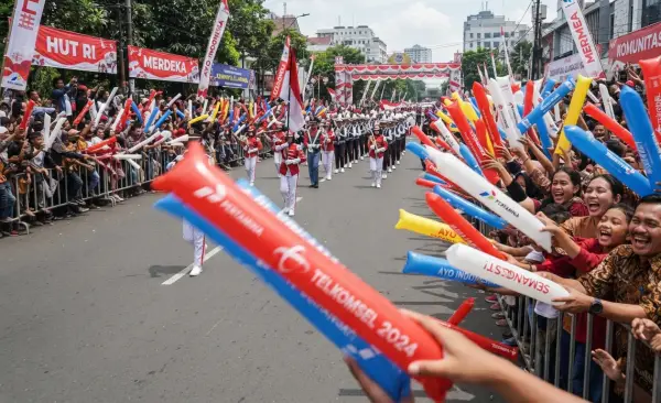Balon Tepuk Batanghari sebagai media dukungan untuk peserta lomba baris berbaris.
