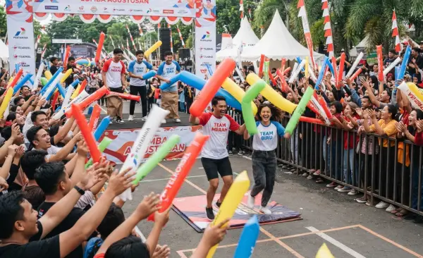Balon Tepuk Batanghari memberikan semangat para peserta lomba game 17 agustusan.