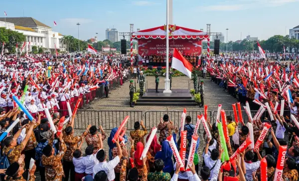 Balon Tepuk Kaur ikut serta memeriahkan acara upacara hari nasional.