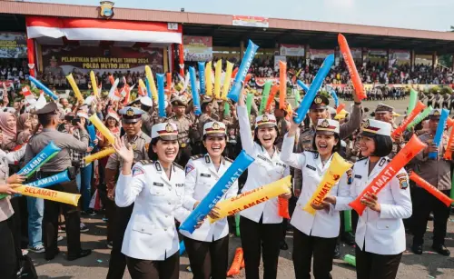 Balon Tepuk Kepulauan Anambas digunakan pada saat acara pelantikan akademik polisi.