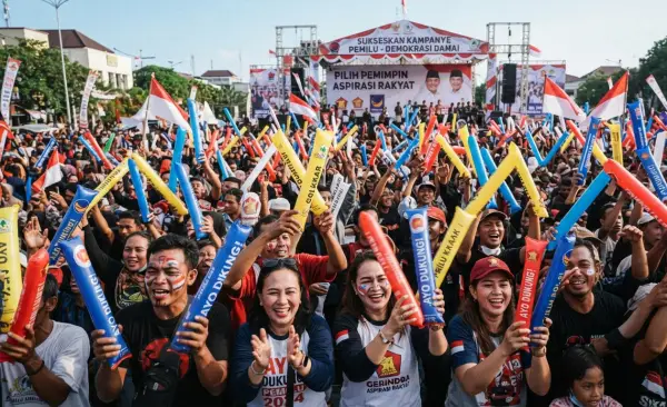 Balon Tepuk Kulon Progo digunakan pada saat acara kampanye.