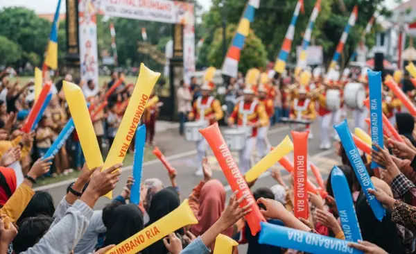 Balon Tepuk Langsa menambah suasana lebih meriah pada event drumband