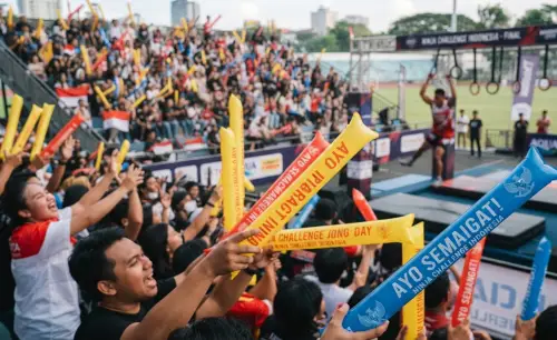 Balon Tepuk Lebong sebagai media dukungan kepada peserta lomba parkour.