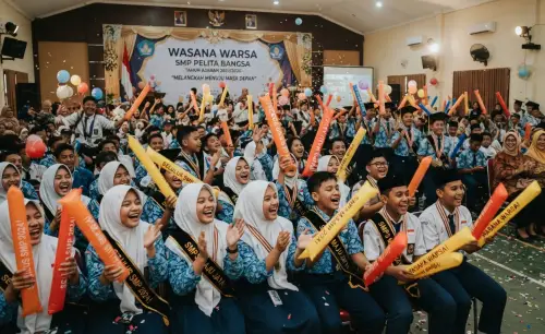 Balon Tepuk Lebong menambah suasane acara wasana warsa sekolah lebih meriah dan berkesan.