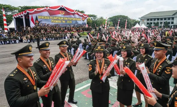 Balon Tepuk Mukomuko dalam kegiatan pelantikan TNI.