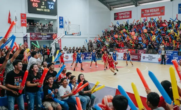 Balon Tepuk Purwakarta sebagai media dukungan kepada pemain bola basket