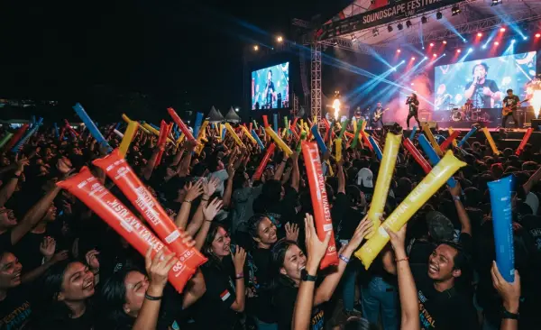Balon Tepuk Sarolangun memeriahkan dan menambah semangat pada event konser musik.