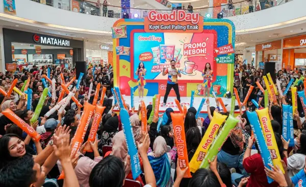 Balon Tepuk Serang digunakan untu menambah daya tarik produk saat kegiatan promosi.