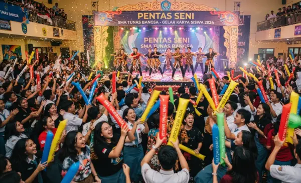 Balon Tepuk Simeulue menambah kemeriahkan pada acara pentas seni.