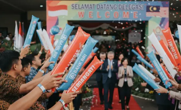 Balon Tepuk Sleman digunakan pada acara penyambutan tokoh penting.