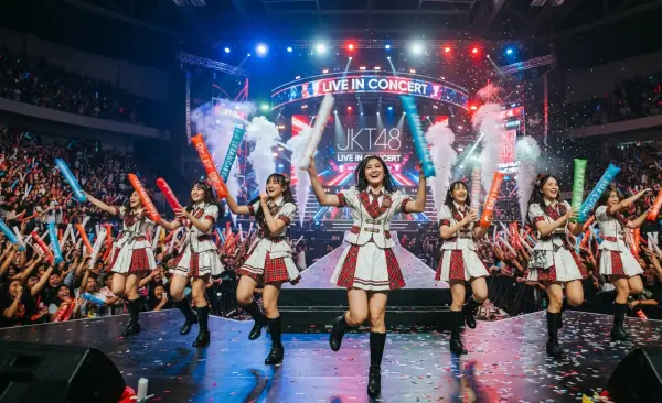 Balon Tepuk Subang digunakan sebagai alat properti penampilan dance.