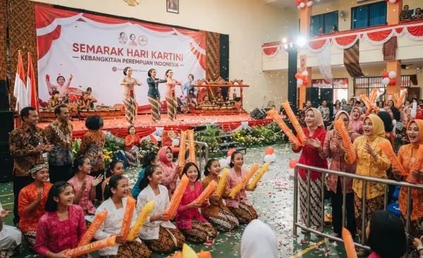 Balon Tepuk Subulussalam ikut serta menyemarakan suasana pada acara hari kartini.