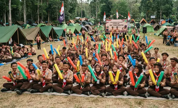 Balon Tepuk Tulang Bawang membuat acara pramuka menjadi lebih semarak.