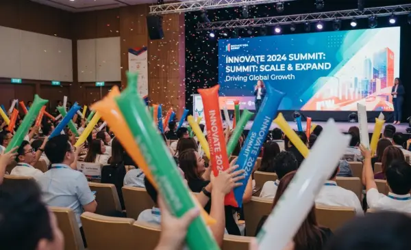 Balon Tepuk Mempawah digunakan pada saat acara seminar.