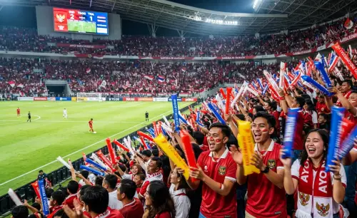 Balon Tepuk Hulu Sungai digunakan pada supporter turnamen sepak bola.