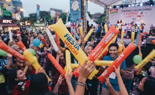 Balon Tepuk Kayong Utara menjadi bagian dari kegiatan promosi untuk menarik perhatian pengunjung.