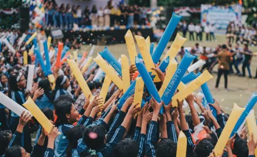 Balon Tepuk Kubu Raya ikut serta memeriahkan kegiatan class meeting sekolah.