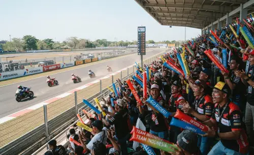 Balon Tepuk Maros digunakan pada saat event balap motor