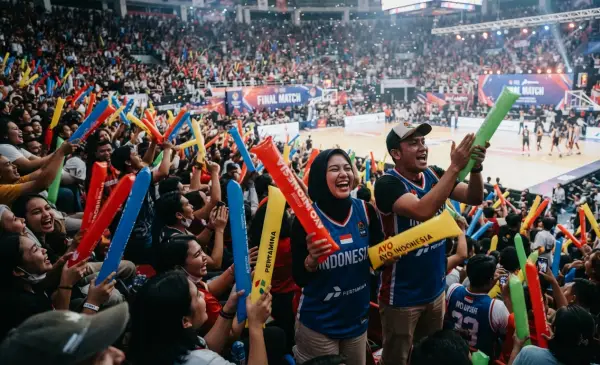 Balon tepuk pare pare digunakan pada acara turnamen bola basket