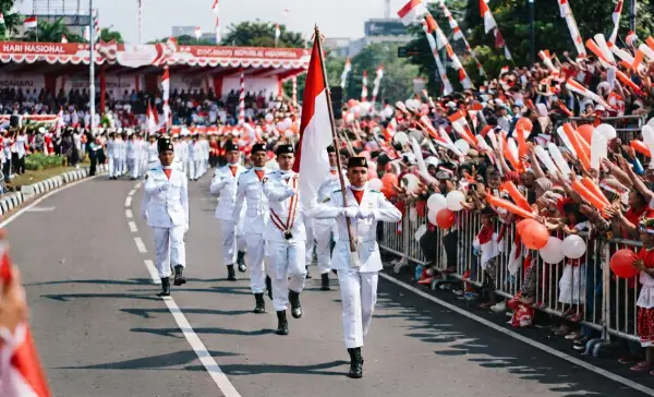 Balon tepuk tana toraja dalam acara upacara hari nasional