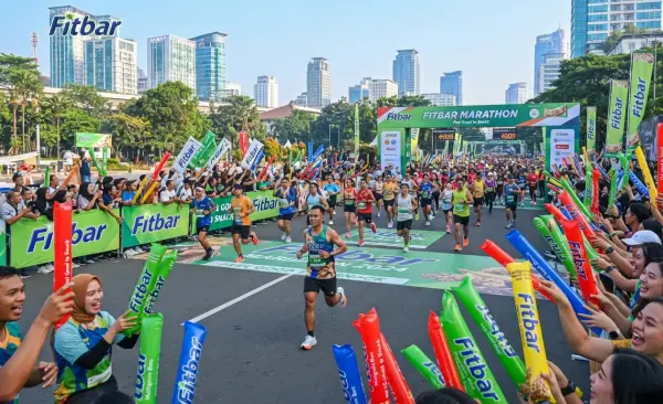 Balon Tepuk Tanah Bumbu memberikan suasana yang lebih meriah pada event lari marathon.