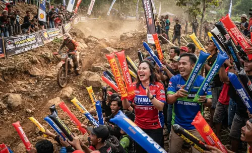 balon tepuk banyuwangi siap memeriahkan acara balap motor trial