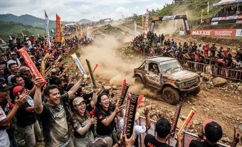 balon tepuk bondowoso ikut memeriahkan acara offroad mobil