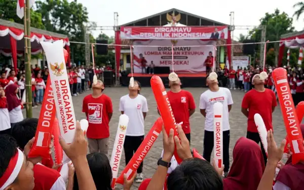 Balon tepuk Deli Serdang digunakan pada acara perlombaan 17 Agustus.
