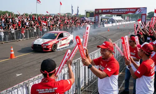 balon tepuk jember memeriahkan acara kejurnas slallom