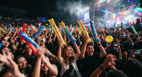 balon tepuk jepara pada acara konser musik