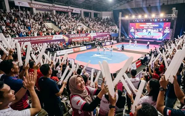 balon tepuk kendari sedang digunakan pada acara pertandingan teakwondo