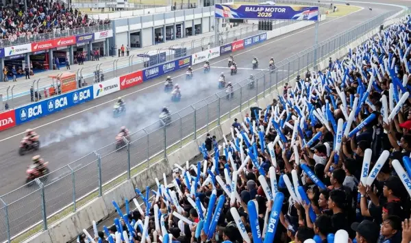 balon tepuk kepulauan talaud digunakan pada acara perlombaan motor sport