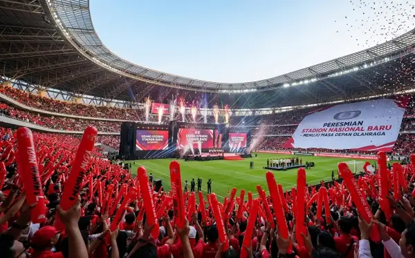 balon tepuk kolaka digunakan disebuah acara peresmian stadion baru