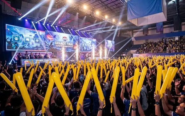 Semangat pengunjung memeriahkan turnamen esports