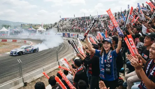 balon tepuk magetan pada acara drift nasional