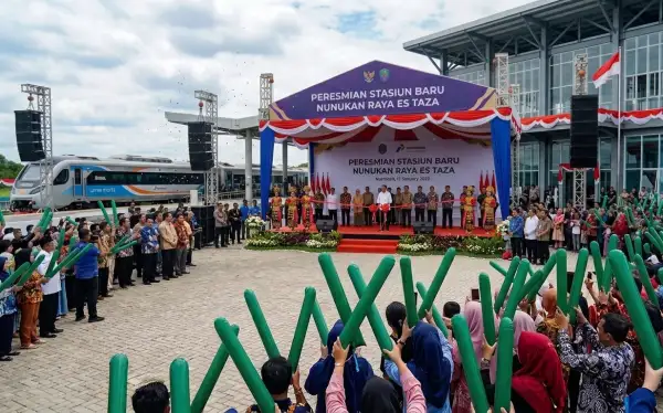 balon tepuk nunukan digunakan untuk peresmian stasiun baru