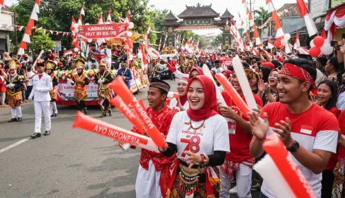 balon tepuk pacitan pada acara karnaval tahunan
