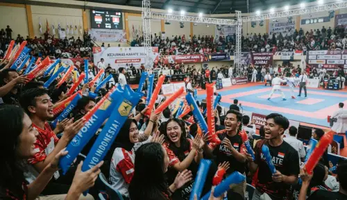balon tepuk pacitan saat event tanding karate indoor