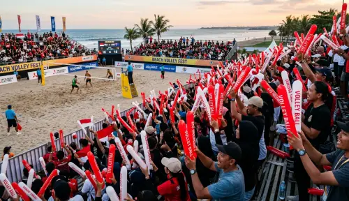 balon tepuk pamekasan saat berada di perlombaan volly pantai