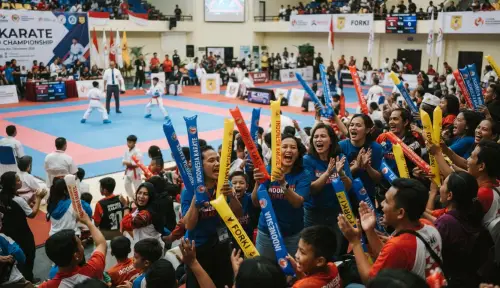 balon tepuk pamekasan pada event kejuaraan karate di indoor