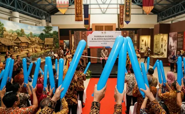 balon tepuk parigi moutong digunakan saat ada acara pemeran di sebuah museum