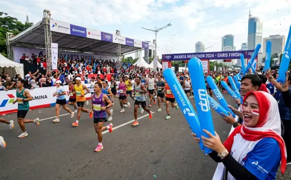 balon tepuk poso digunakan pada acara lari maraton