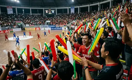 balon tepuk probolinggo saat digunakan supporter bola