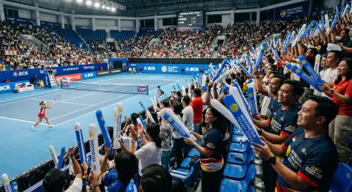 balon tepuk sumenep saat turnamen tennis indoor