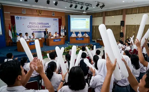 balon tepuk tojo una-una digunakan saat perlombaan cerdas cermat