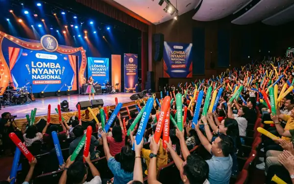 balon tepuk wakatobi sedang digunakan pada acara lomba menyanyi